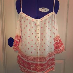 NWT Skies Are Blue Kirkpatrick Cold Shoulder Top